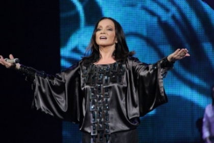 Sofia Rotaru la 65 de ani - in Italia, dar cu mancare romaneasca pe masa Sofia Rotaru la 65 de ani - in Italia, dar cu mancare romaneasca pe masa