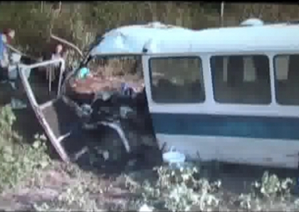 IMAGINI CUMPLITE filmate la cateva minute dupa accident! Autobuzul facut praf, martorii - ingroziti IMAGINI CUMPLITE filmate la cateva minute dupa accident! Autobuzul facut praf, martorii - ingroziti