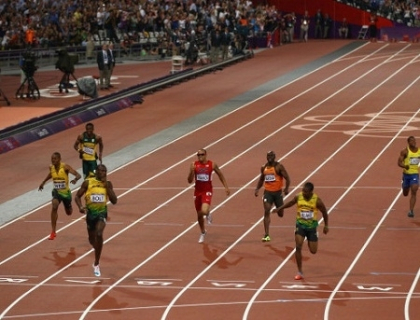 Usain Bolt castiga aurul la 200 de metri si ofera un photo-finish cum nu s-a vazut vreodata la JO Usain Bolt castiga aurul la 200 de metri si ofera un photo-finish cum nu s-a vazut vreodata la JO