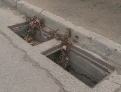 Se fura ca in codru! In Chisinau dispar tot mai multe grilaje de la gurile de canalizare Se fura ca in codru! In Chisinau dispar tot mai multe grilaje de la gurile de canalizare