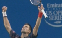 Novak Djokovic ii sufla in ceafa lui Federer! Sarbul a castigat Mastersul de la Toronto Novak Djokovic ii sufla in ceafa lui Federer! Sarbul a castigat Mastersul de la Toronto