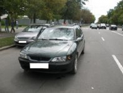 Luata pe capota chiar pe trecerea de pietoni. O batrana a fost lovita mortal in centrul capitalei Luata pe capota chiar pe trecerea de pietoni. O batrana a fost lovita mortal in centrul capitalei
