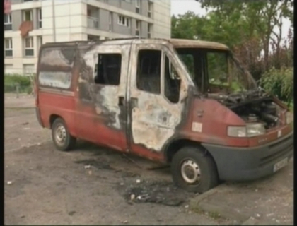 Franta a devenit camp de lupta! Cel putin 16 politisti raniti in urma confruntarilor cu imigrantii Franta a devenit camp de lupta! Cel putin 16 politisti raniti in urma confruntarilor cu imigrantii