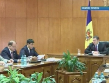 VIDEO. Filat sare in apararea candidatilor selectati pentru Premiul National. Ce explicatii a oferit premierul