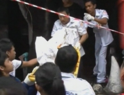 Tragedie intr-un club de noapte din Thailanda! Patru morti si 20 de raniti in urma unui incediu devastator Tragedie intr-un club de noapte din Thailanda! Patru morti si 20 de raniti in urma unui incediu devastator