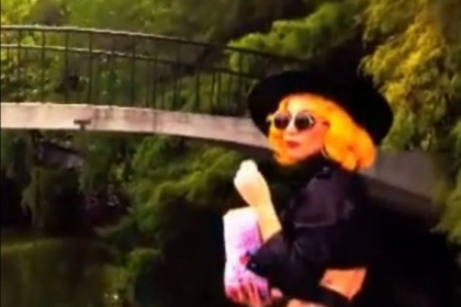 Cum a aratat "micul Paris" pentru Lady Gaga. Filmuletul in care artista promoveaza Bucurestiul Cum a aratat "micul Paris" pentru Lady Gaga. Filmuletul in care artista promoveaza Bucurestiul