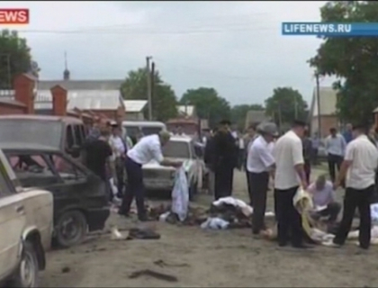 Tragedie in Ingusetia. Opt politisti au murit, iar altii 10 au fost raniti dupa ce un kamikaze a detonat o bomba Tragedie in Ingusetia. Opt politisti au murit, iar altii 10 au fost raniti dupa ce un kamikaze a detonat o bomba