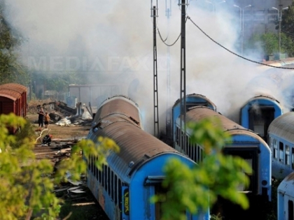 Incendiu la Bucuresti! Mai multe vagoane ale unui tren de calatori au fost cuprinse de flacari