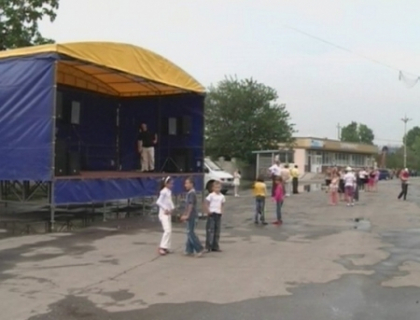 Ziua Independentei - o zi obisnuita! Cum au marcat sarbatoarea nationala oamenii de la sate Ziua Independentei - o zi obisnuita! Cum au marcat sarbatoarea nationala oamenii de la sate