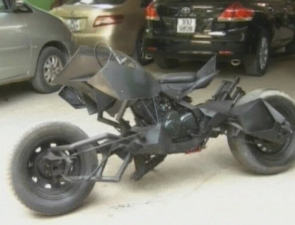A construit o motocicleta ca la Batman! E incredibil ce a reusit sa faca acest vietnamez A construit o motocicleta ca la Batman! E incredibil ce a reusit sa faca acest vietnamez