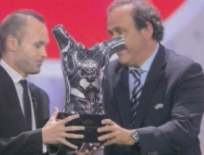 Andres Iniesta e cel mai tare fotbalist din Europa! Iata grupele pentru Liga Campionilor din acest an Andres Iniesta e cel mai tare fotbalist din Europa! Iata grupele pentru Liga Campionilor din acest an
