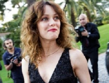 Viata de dupa Johnny Depp. Cum arata si cine este noul iubit al Vanessei Paradis Viata de dupa Johnny Depp. Cum arata si cine este noul iubit al Vanessei Paradis