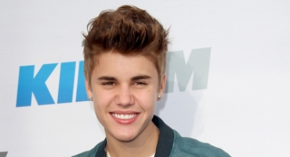 Printul muzicii pop s-a autoincoronat! Unde este pozitionata coroana lui Justin Bieber - FOTO