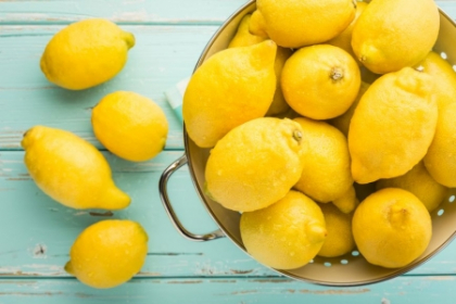 10 lucruri utile pe care le poti face cu o lamaie intr-o bucatarie