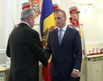 Premierea olimpicilor moldoveni nu se incheie! Cristina Iovu si Anatol Caracu, decorati de Timofti