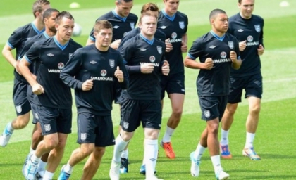 Anglia sustine primul antrenament pe stadionul Zimbru! Gerrard si compania testeaza gazonul Anglia sustine primul antrenament pe stadionul Zimbru! Gerrard si compania testeaza gazonul