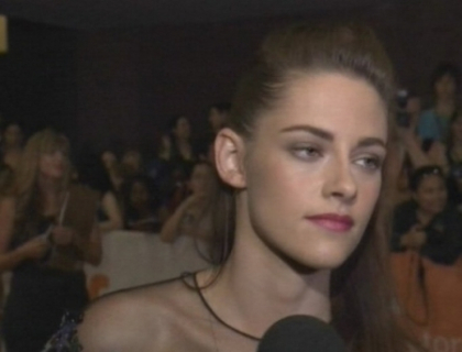 Kristen Stewart a aparut pentru prima data in public dupa scandalul sexual. Ce le-a spus jurnalistilor Kristen Stewart a aparut pentru prima data in public dupa scandalul sexual. Ce le-a spus jurnalistilor