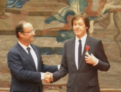 Paul McCartney a devenit ofiter francez. Fostul membru Beatles, decorat cu medalia Legiunea de Onoare Paul McCartney a devenit ofiter francez. Fostul membru Beatles, decorat cu medalia Legiunea de Onoare