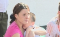Mame dupa gratii. Detinutele din izolatorul numarul 13 si-au strans astazi la piept copiii Mame dupa gratii. Detinutele din izolatorul numarul 13 si-au strans astazi la piept copiii