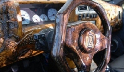 Satul de cum arata masina sa a decis sa o modifice. Uite cum a ajuns sa arate interiorul unui automobil Satul de cum arata masina sa a decis sa o modifice. Uite cum a ajuns sa arate interiorul unui automobil