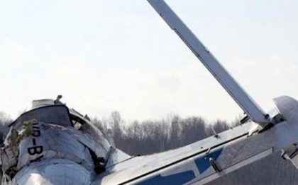 Cel putin zece morti in urma prabusirii unui avion in Rusia