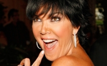 Silueta de invidiat la 56 de ani! Mama lui Kim Kardashian in costum de baie pe coperta unei reviste Silueta de invidiat la 56 de ani! Mama lui Kim Kardashian in costum de baie pe coperta unei reviste