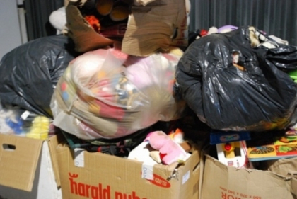 FOTO. A incercat sa introduca in tara marfuri second-hand sub pretextul ca ar fi ajutor umanitar FOTO. A incercat sa introduca in tara marfuri second-hand sub pretextul ca ar fi ajutor umanitar