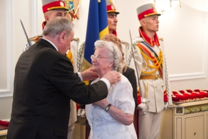 Presedintele Timofti a decorat Cricova cu Meritul Civic Presedintele Timofti a decorat Cricova cu Meritul Civic