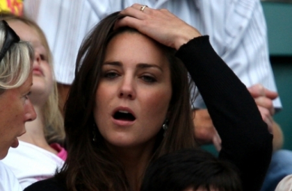 Kate Middleton, surprinsa topless! Vezi imaginile care au scandalizat Casa Regala - VIDEO Kate Middleton, surprinsa topless! Vezi imaginile care au scandalizat Casa Regala - VIDEO