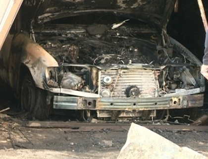 Un barbat a murit carbonizat dupa ce automobilul sau a explodat in garaj. VIDEO
