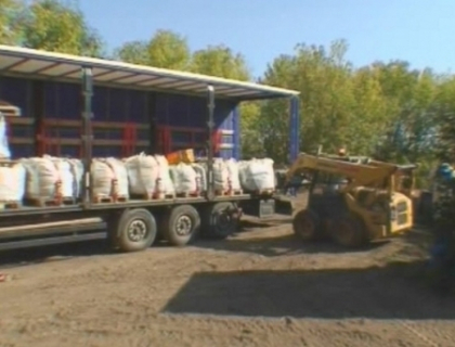 Dupa ani buni, scapa de otrava! Peste 20 de tone de pesticide, evacuate din raionul Causeni Dupa ani buni, scapa de otrava! Peste 20 de tone de pesticide, evacuate din raionul Causeni