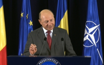 Vocea Rusiei: Basescu incearca sa "reanexeze" RM prin acordarea de pasapoarte moldovenilor Vocea Rusiei: Basescu incearca sa "reanexeze" RM prin acordarea de pasapoarte moldovenilor