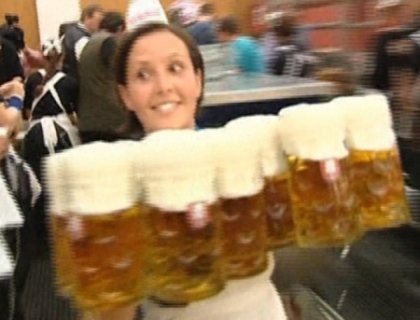 Sa curga berea! In Germania s-a dat startul festivalului Oktoberfest! Cum sarbatoresc nemtii Sa curga berea! In Germania s-a dat startul festivalului Oktoberfest! Cum sarbatoresc nemtii