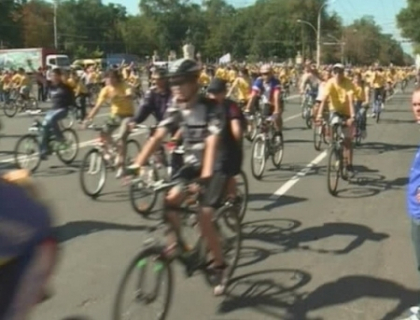 Velohora a pus stapanire pe Chisinau! 7 mii de oameni au participat la cea mai tare cursa pe biciclete Velohora a pus stapanire pe Chisinau! 7 mii de oameni au participat la cea mai tare cursa pe biciclete
