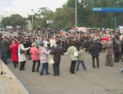 VIDEO. Fara traditii sovietice de Ziua Orasului. Chirtoaca: Nu vreau sa fiu asteptat ca primul secretar VIDEO. Fara traditii sovietice de Ziua Orasului. Chirtoaca: Nu vreau sa fiu asteptat ca primul secretar