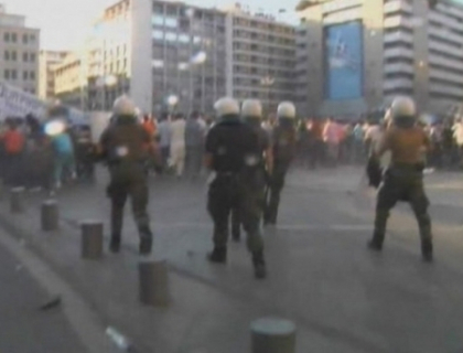 Protestele musulmanilor iau amploare! La Atena, sute de oameni au distrus totul in cale