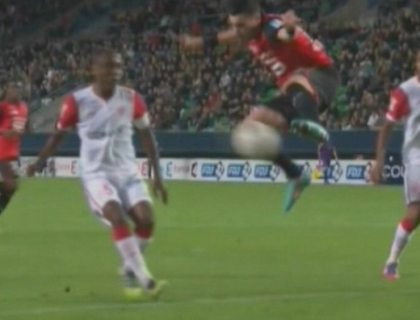Gol de poveste in Cupa Ligii Frantei! Asta e motivul pentru care un jucator de la Rennes a devenit star Gol de poveste in Cupa Ligii Frantei! Asta e motivul pentru care un jucator de la Rennes a devenit star