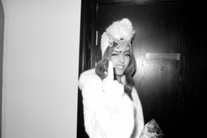 Fanii: "A innebunit. E gretoasa". Lady Gaga a postat pe net o fotografie cu ea dezbracata, pe WC Fanii: "A innebunit. E gretoasa". Lady Gaga a postat pe net o fotografie cu ea dezbracata, pe WC