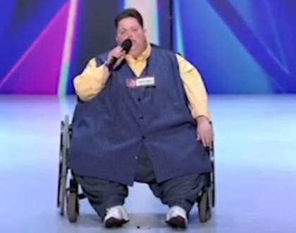 Are 245 de kg si o voce superba! Barbatul supraponderal care i-a dati pe toti gata cu talentul sau Are 245 de kg si o voce superba! Barbatul supraponderal care i-a dati pe toti gata cu talentul sau