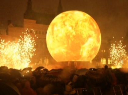 Show fabulos de lasere la Moscova! Toata civilizatia umana a fost ilustrata in imagini Show fabulos de lasere la Moscova! Toata civilizatia umana a fost ilustrata in imagini