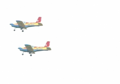 Mii de oamenii au privit incantati spre cer! Show aviatic de exceptie pe aeroportul din Chisinau Mii de oamenii au privit incantati spre cer! Show aviatic de exceptie pe aeroportul din Chisinau
