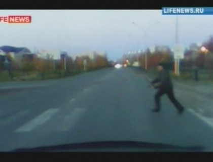 Trei elevi din Rusia, soulberati pe zebra de un sofer inconstient! Un baiat de 9 ani, mort pe loc