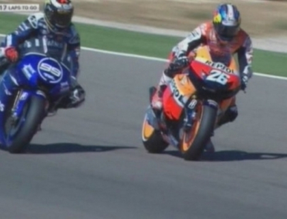 Accident spectaculos la Moto GP! A intrat cu viteza in gardul de protectie si a zburat peste el Accident spectaculos la Moto GP! A intrat cu viteza in gardul de protectie si a zburat peste el