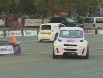 Spectacolul Volkicar s-a incheiat! Pilotii, coplesiti de emotii la ceremonia de premiere Spectacolul Volkicar s-a incheiat! Pilotii, coplesiti de emotii la ceremonia de premiere