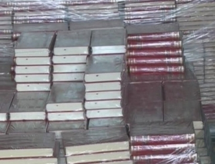 Darul presedintelui Basescu a ajuns la Chisinau! 1 milion de carti vor ajunge in scolile din tara