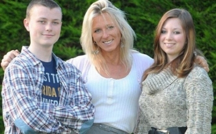 "Le sunt mama, dar inainte eram tata". Explicatia halucinanta pentru aceasta fotografie de familie