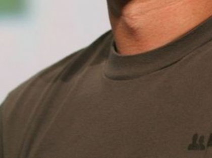 Este miliardar, dar poarta acelasi tricou zilnic.Secretele celui care ne influenteaza viata de 8 ani Este miliardar, dar poarta acelasi tricou zilnic.Secretele celui care ne influenteaza viata de 8 ani