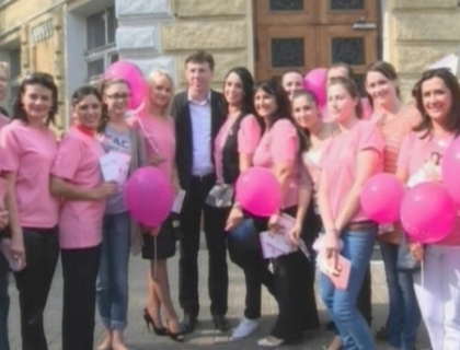 Andreea Marin, la plimbare prin centrul Chisinaului! Le-a povestit trecatoarelor despre cancerul la san