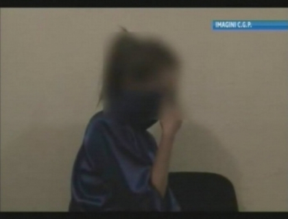Sex in loc de masaj erotic. Prostituata, retinuta de politisti dupa ce a plasat un anunt pe internet Sex in loc de masaj erotic. Prostituata, retinuta de politisti dupa ce a plasat un anunt pe internet