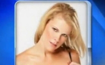 Ce facea dupa program o politista blonda. Sefii au aflat cand au vazut cu ea 100 de fotografii Ce facea dupa program o politista blonda. Sefii au aflat cand au vazut cu ea 100 de fotografii